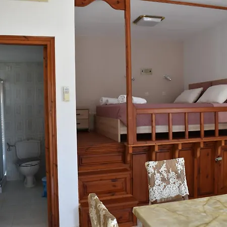 Xenios Zeus Apartman *